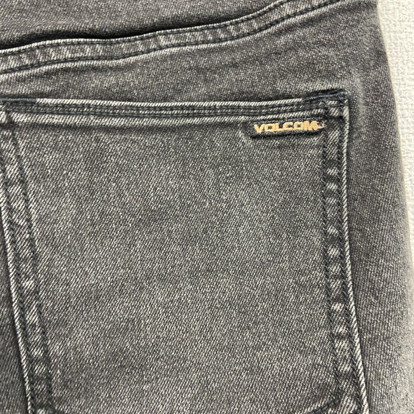 VOLCOM　ボルコム　ブラックデニムパンツ/ジーンズ　ジップフライ　黒　ブラック