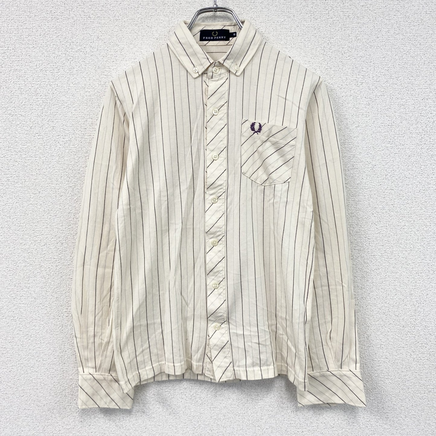 FRED PERRY　フレッドペリー　長袖ボタンダウンシャツ　ストライプ　ベージュ　Sサイズ