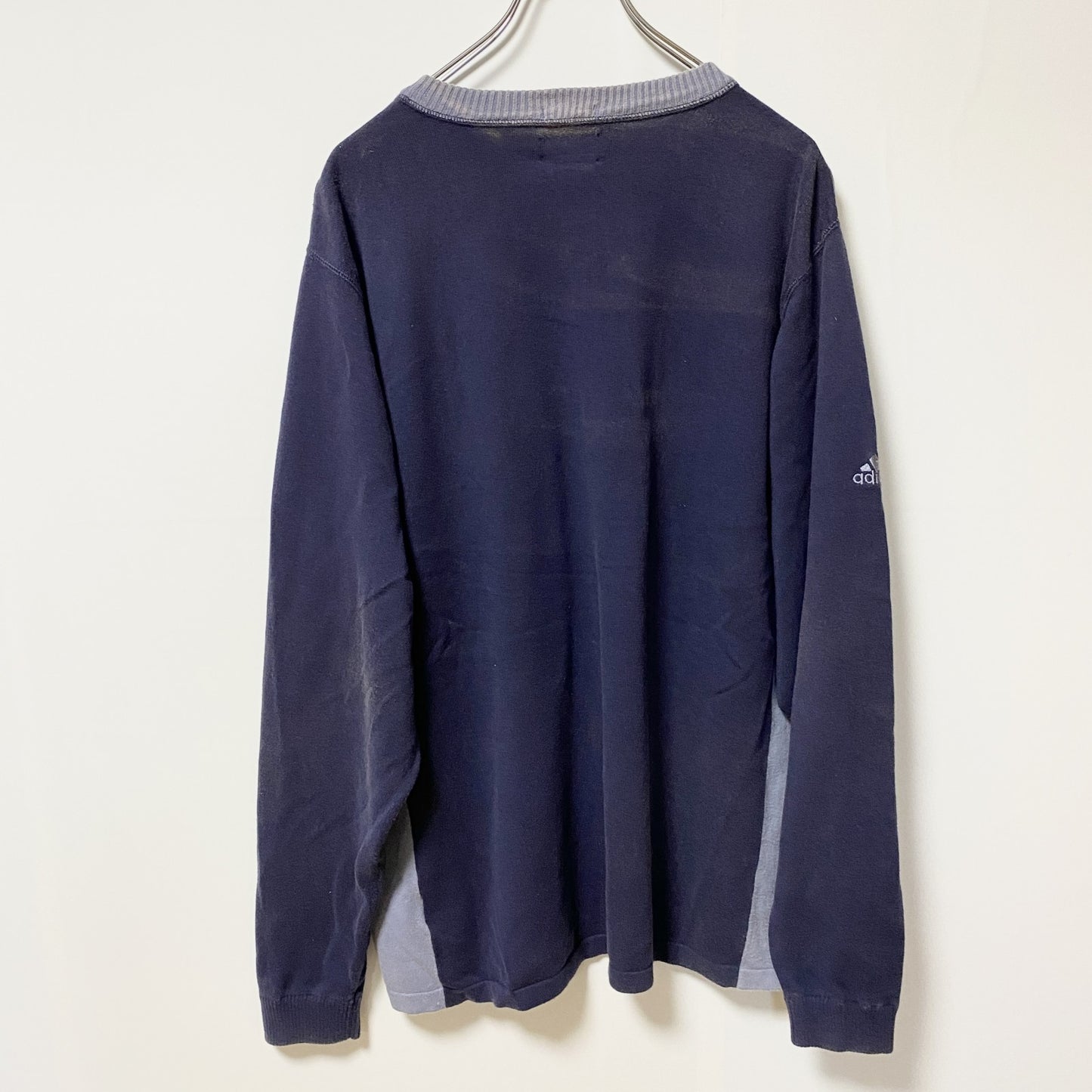 古着 used adidas climalite アディダス　クライマライト　長袖Vネックロゴ刺繍スウェット　トレーナー　ネイビー