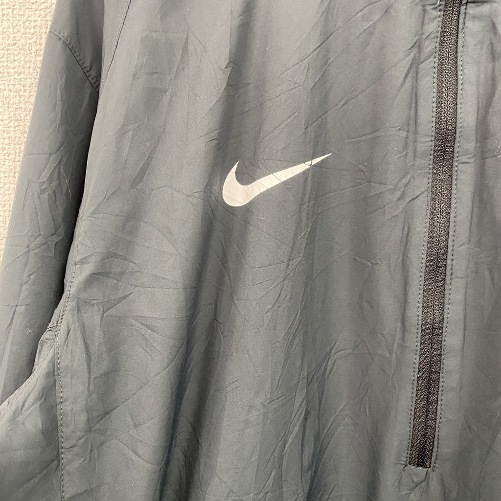 NIKE　ナイキ　フルジップナイロンジャケット　黒　ブラック　Mサイズ