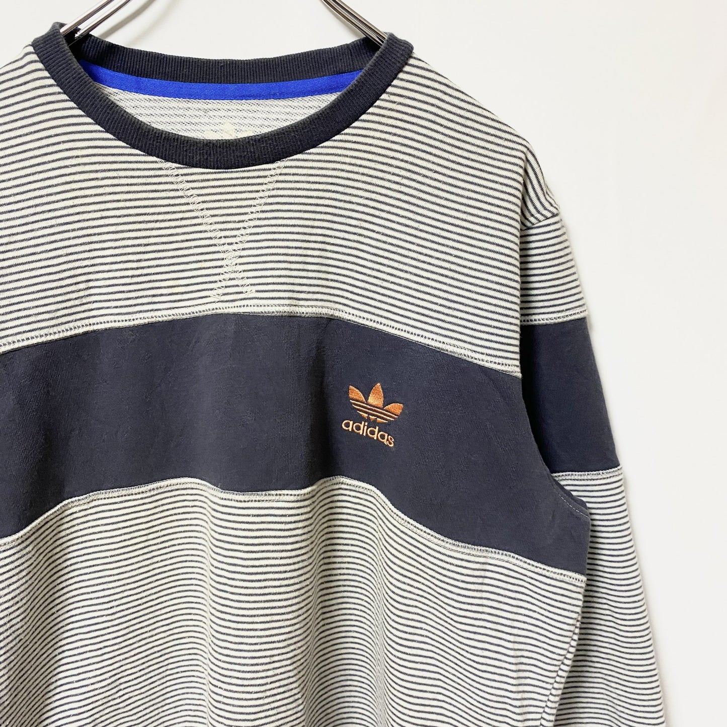 古着 used adidas climalite アディダス　クライマライト　長袖ボーダー柄ロゴ刺繍スウェット　トレーナー　紺　