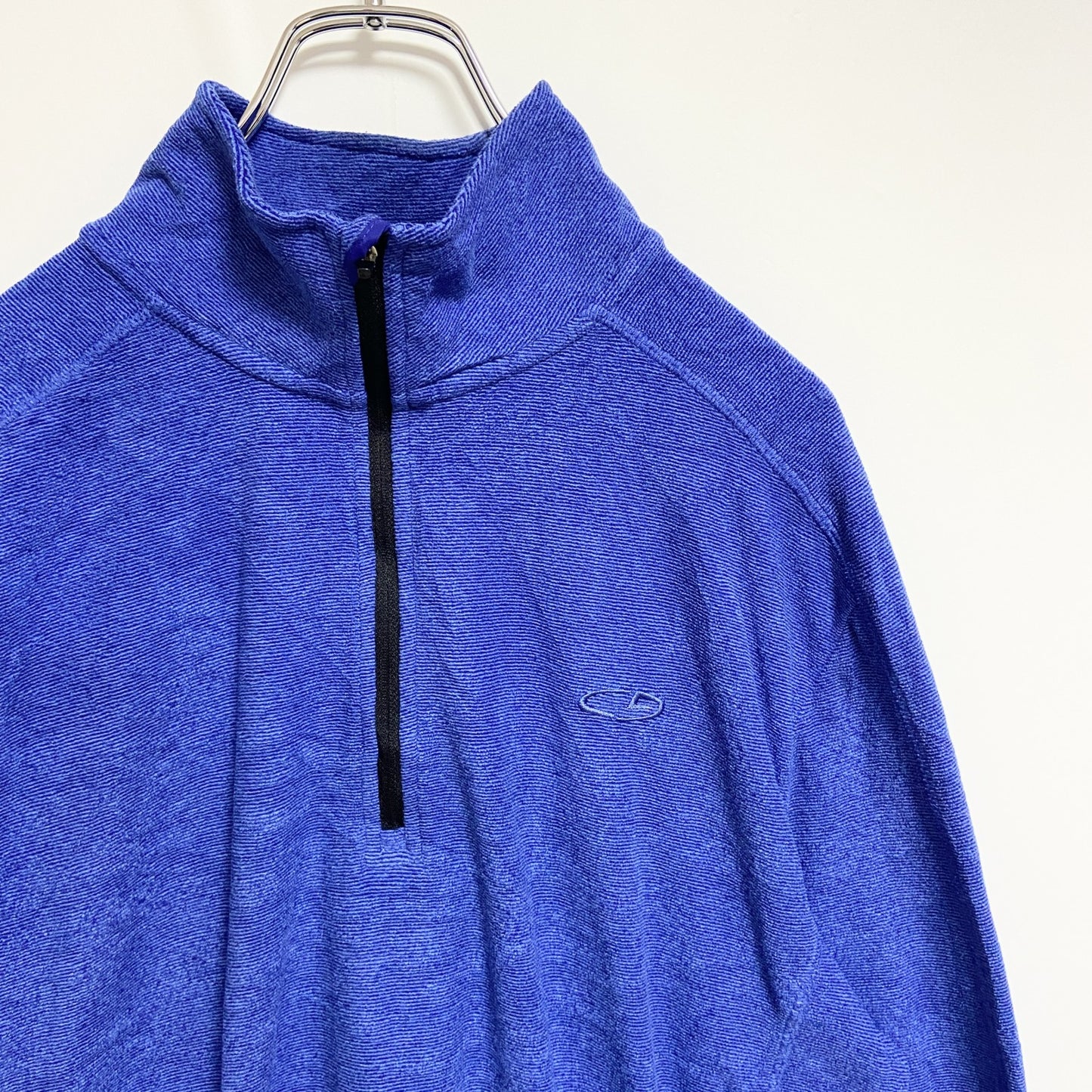 古着 used　Champion チャンピオン 長袖ハーフジップフリースジャケット　青 ブルー　ワンポイント刺ロゴ　Mサイズ