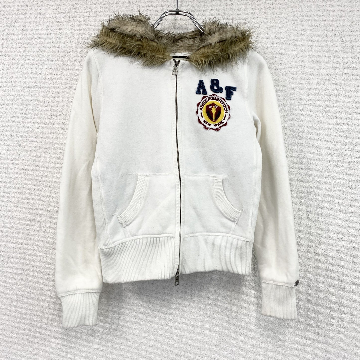 Abercrombie&Fitch　アバクロンビー&フィッチ　フルジップスウェットパーカー　白　ホワイト　Mサイズ