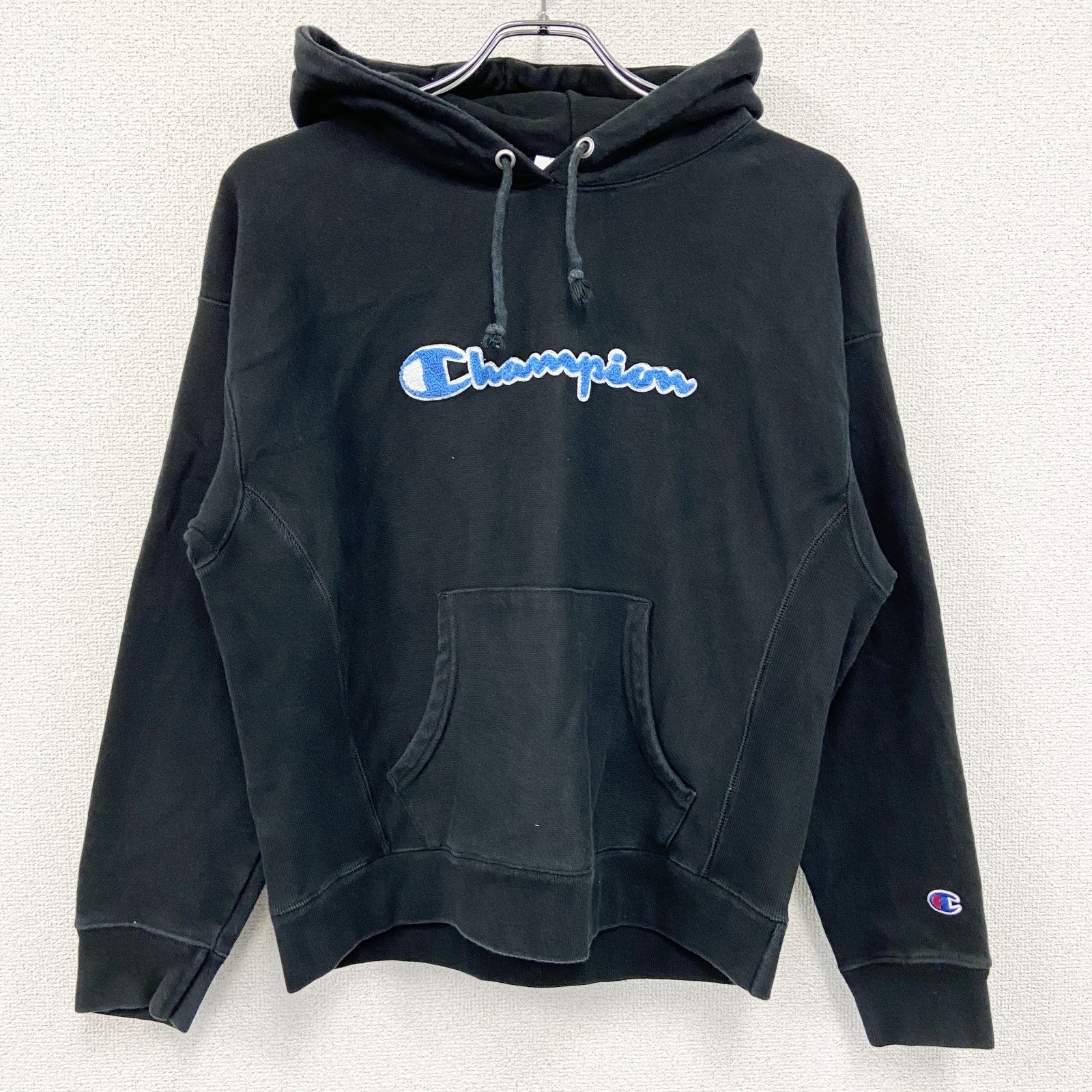古着 used　champion　チャンピオン　リバースウィーブ　ロゴ刺繍スウェットパーカー/フーディ　黒　ブラック　2XLサイズ
