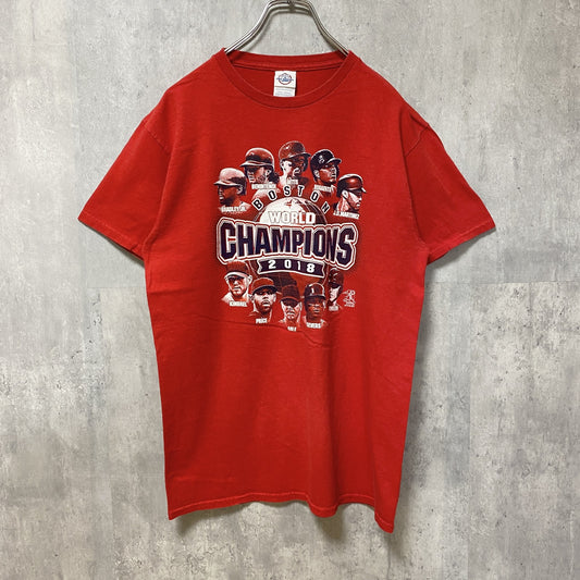 古着 used　MLB BOSTON WORLD CHAMPIONS 2018　半袖プリントTシャツ　野球　スポーツ　赤　Mサイズ