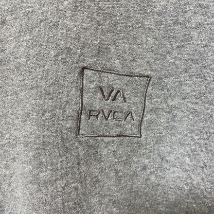 古着 used RVCA ルーカ　長袖ワンポイントロゴ刺繍スウェット　トレーナー　クルーネック　ノームコア　グレー　Mサイズ