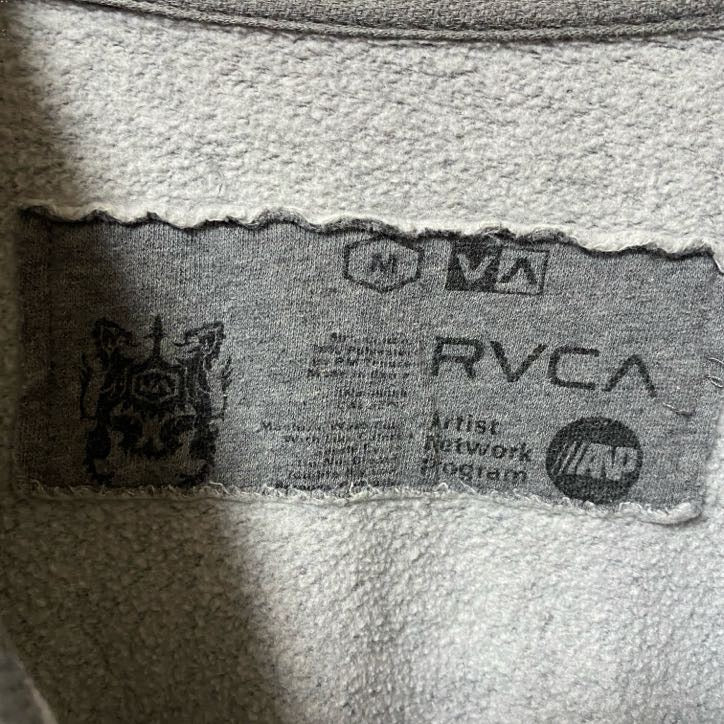 古着 used RVCA ルーカ　長袖ワンポイントロゴ刺繍スウェット　トレーナー　クルーネック　ノームコア　グレー　Mサイズ