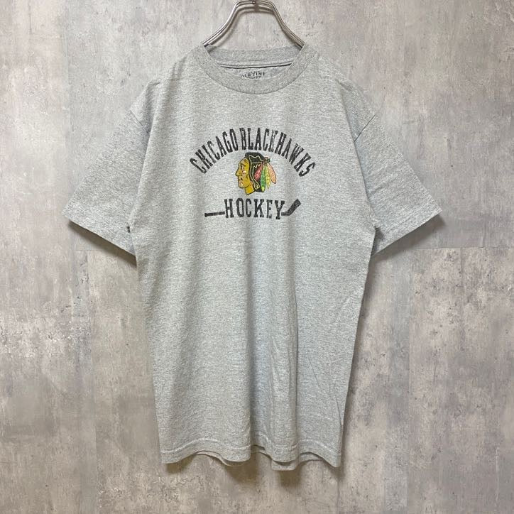 古着 used　NHL　Chicago Black Hawks　アイスホッケー　半袖プリントTシャツ　グレー　スポーツ　レトロ