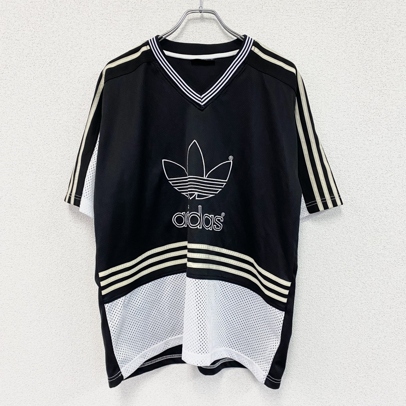 adidas　アディダス　半袖Tシャツ　ゲームシャツ　Vネック　黒　ブラック