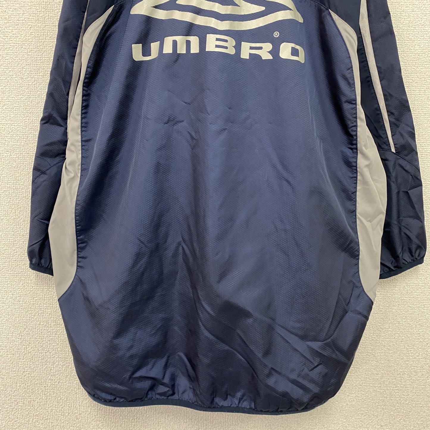UMBRO　アンブロ　プルオーバージャケット　デカロゴ　紺　ネイビー　Oサイズ　
