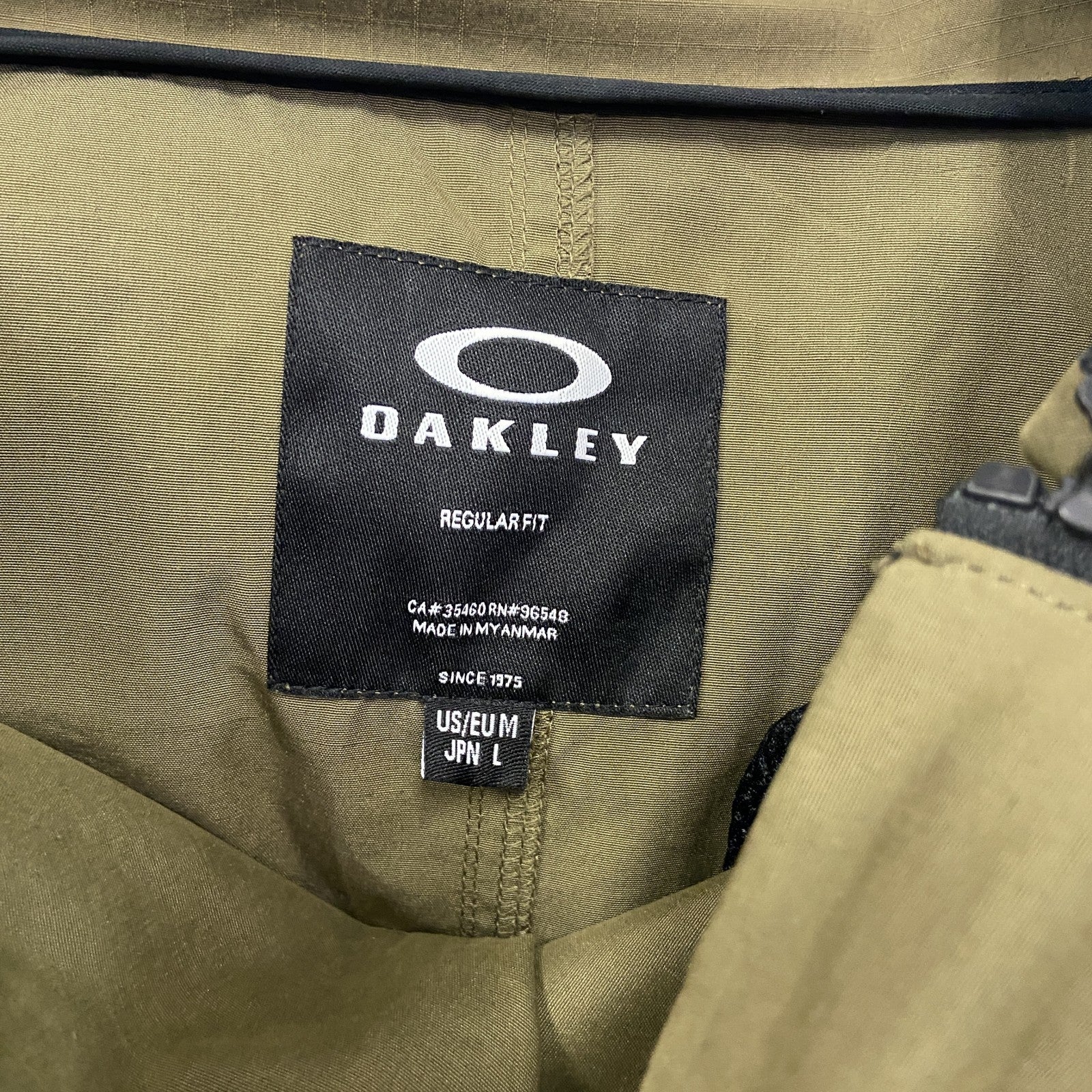 OAKLEY　オークリー　FGL CPN STROKE ANORAK 2.7　アノラックパーカー　カーキ　Lサイズ