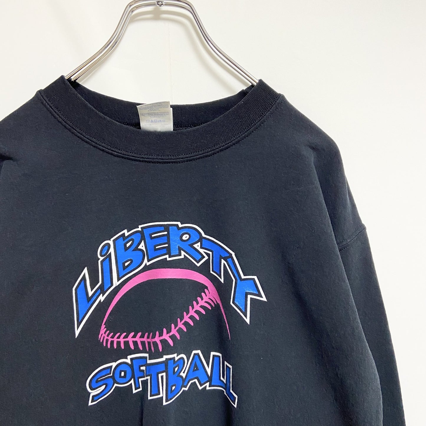 古着 used　GILDAN　ギルダン　長袖プリントスウェット　クルーネックトレーナー　ソフトボール　黒　レトロデザイン　Sサイズ