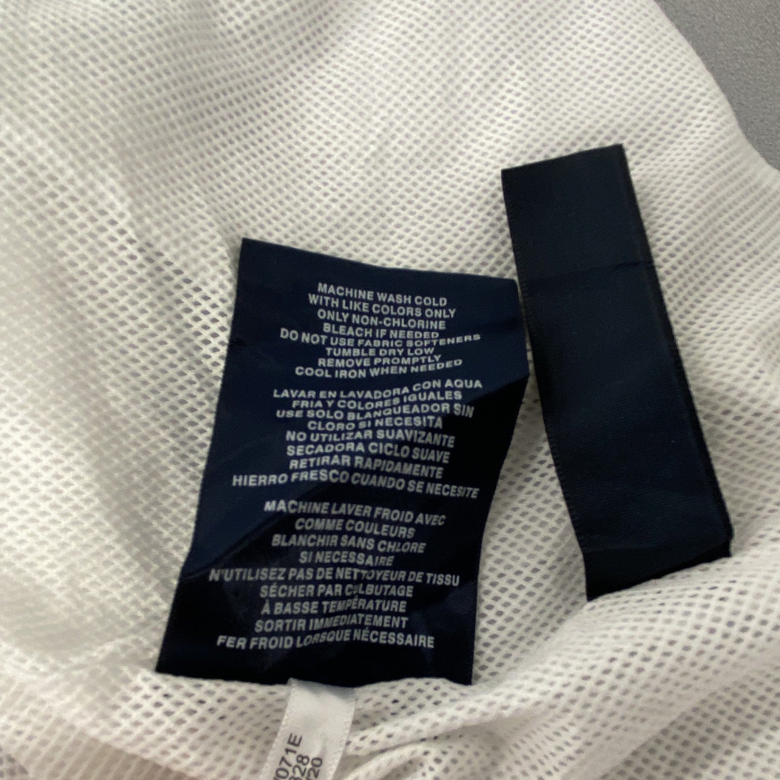 Tommy Hilfiger　トミーヒルフィガー　フルジップナイロンジャケット　フーディ　白　ホワイト　Lサイズ