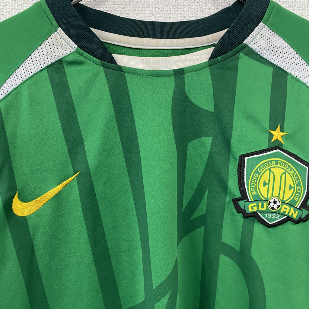 NIKE　ナイキ　北宮国安FC　半袖Tシャツ　ユニフォーム　スウッシュ　幾何学模様　緑　グリーン