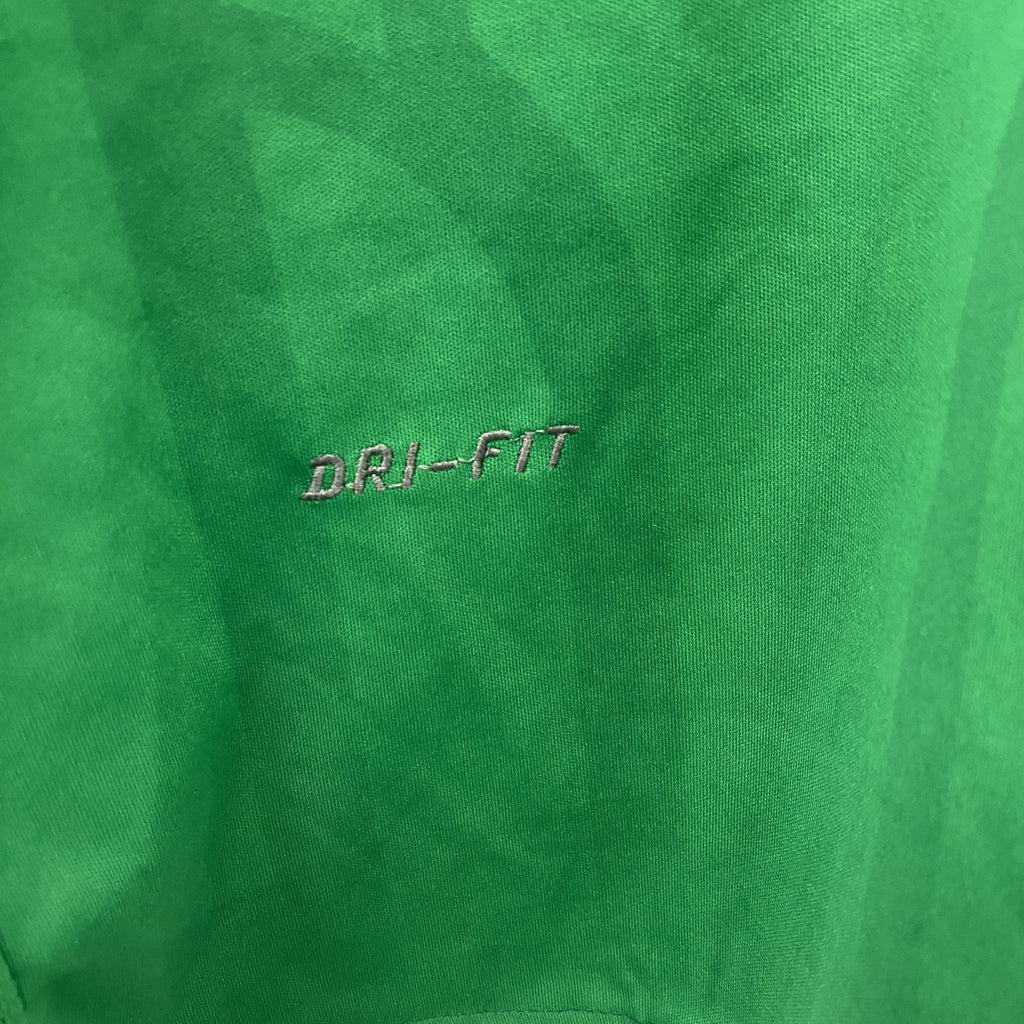 NIKE　ナイキ　北宮国安FC　半袖Tシャツ　ユニフォーム　スウッシュ　幾何学模様　緑　グリーン