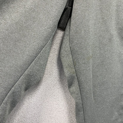 NIKE　ナイキ　THERMA-FIT　スウェットパンツ　ドロスト　スウッシュ　灰色　グレー　XLサイズ
