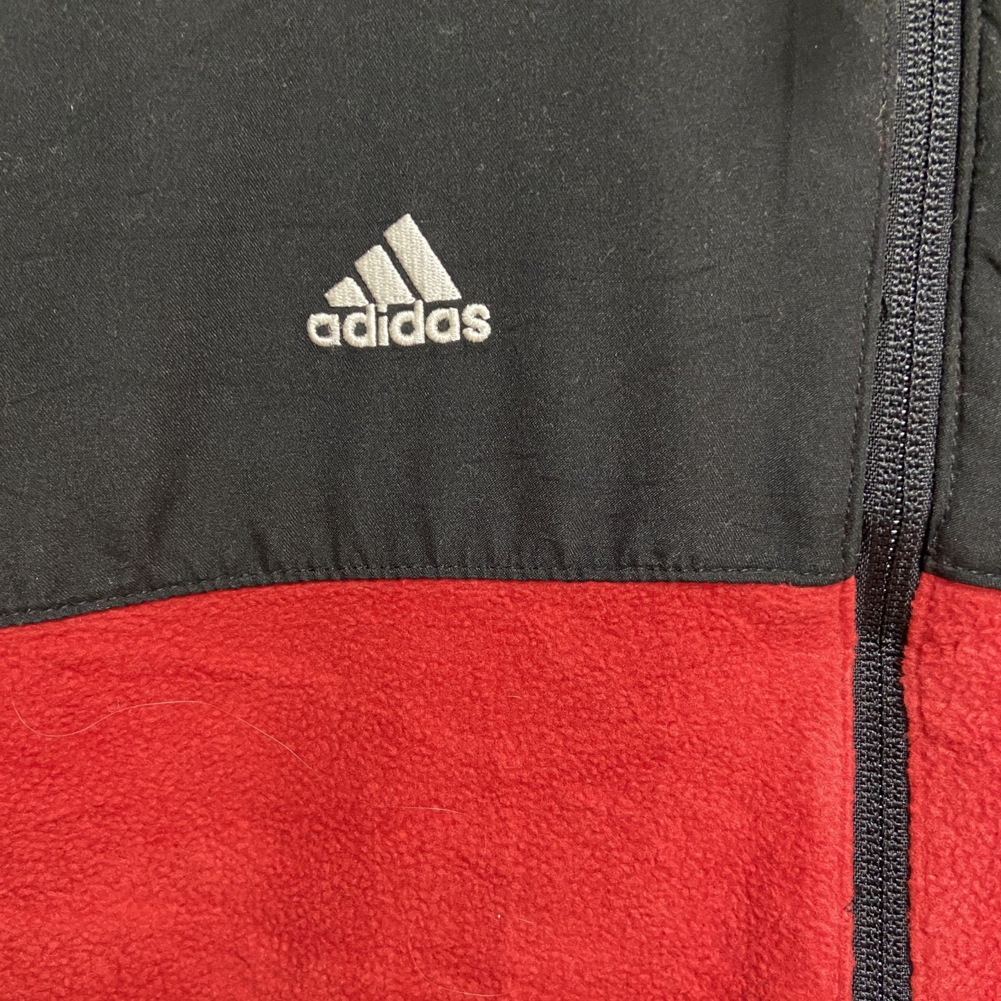 古着 used　Adidas アディダス　長袖フルジップフリースジャケット　赤　レッド　ロゴ刺　NC STATE　Mサイズ