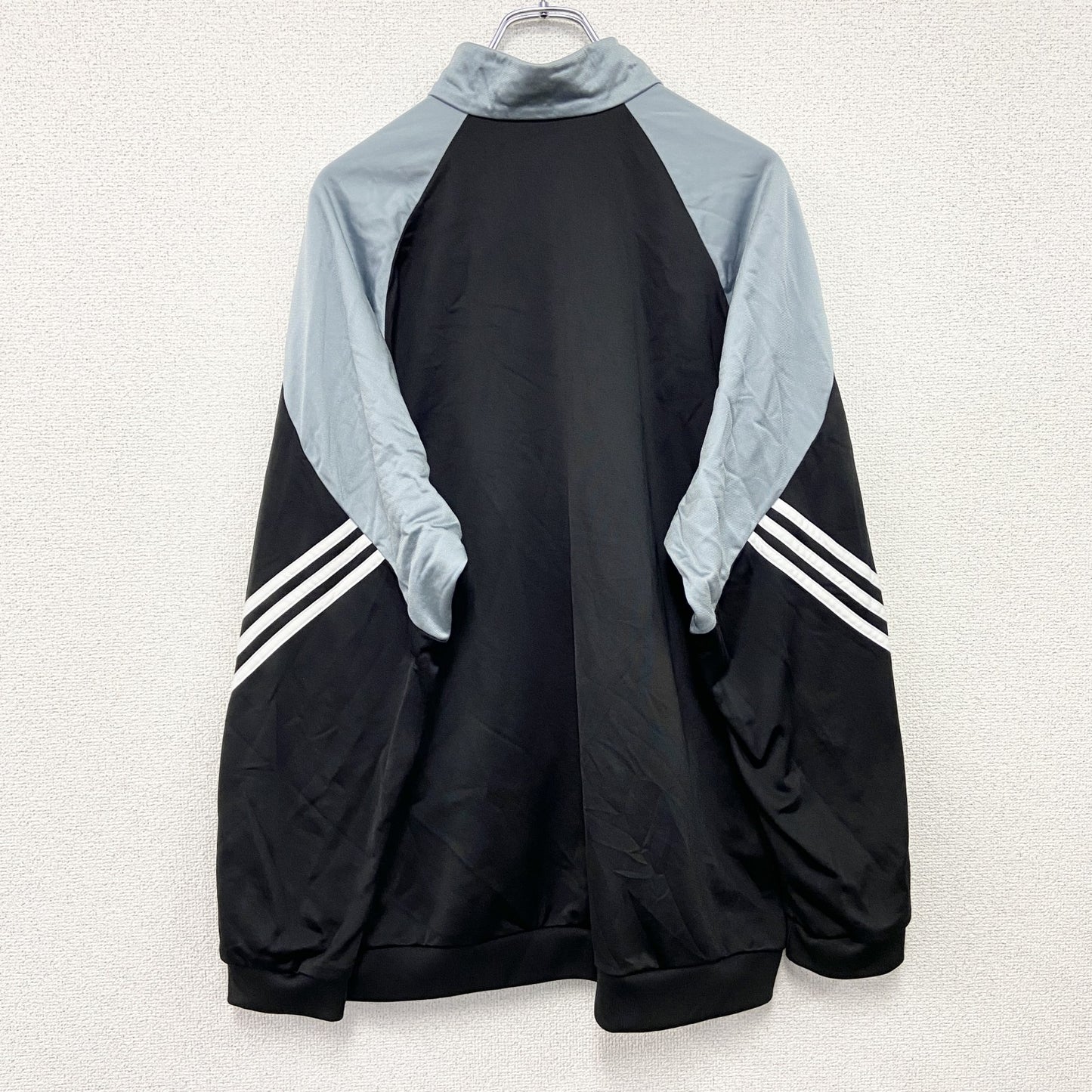 adidas　アディダス　トラックジャケット/ジャージ　パフォーマンスロゴ　デカロゴ　黒　ブラック　2XLサイズ
