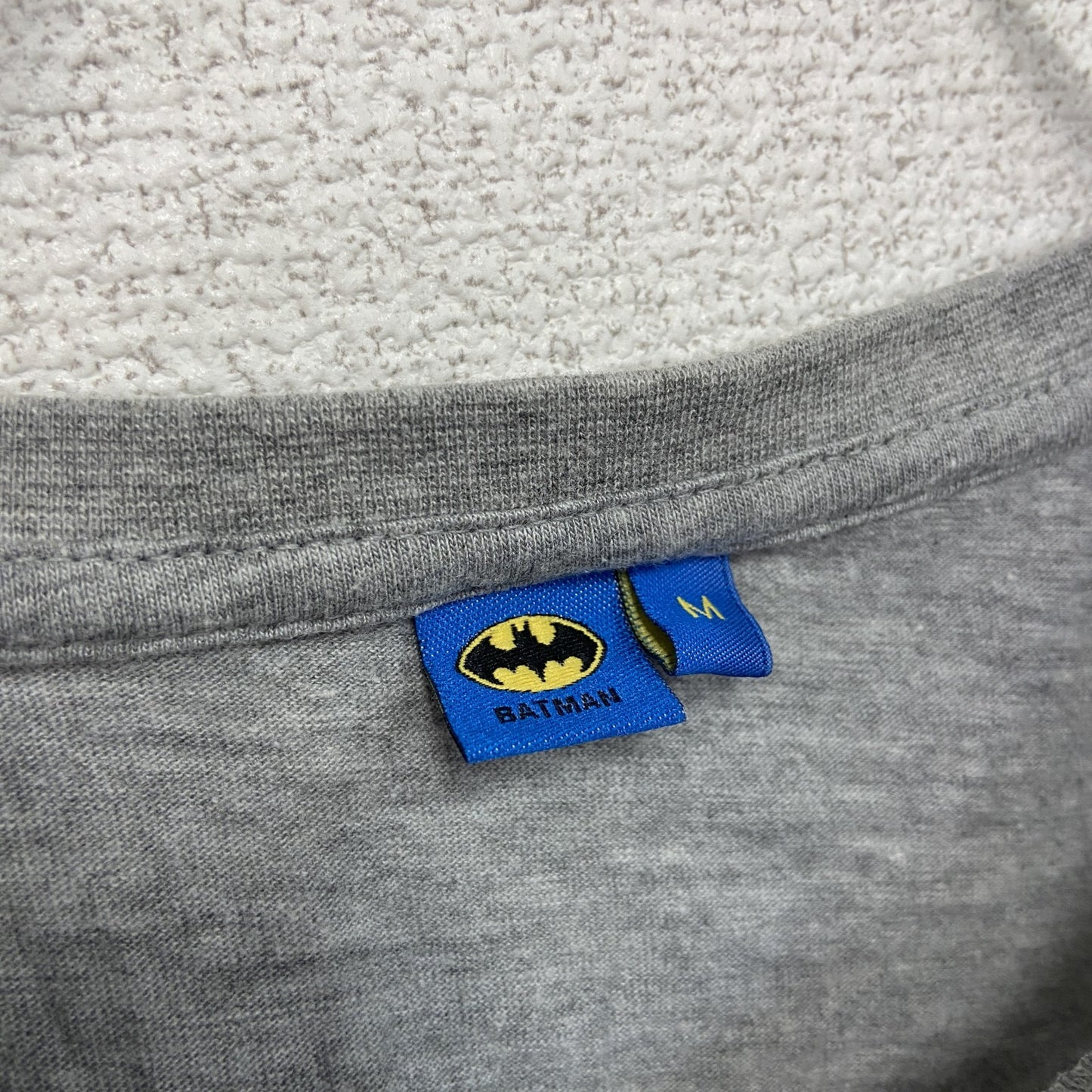 BATMAN　バットマン　半袖プリントTシャツ　キャラクターT　アニメT　灰色　グレー　Mサイズ