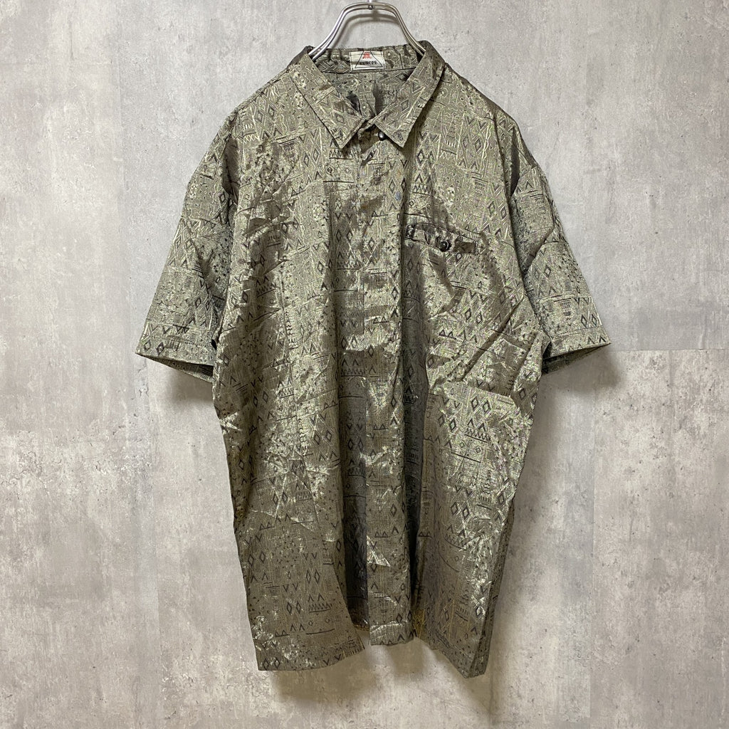 古着 used　雁　EUROPE　半袖総柄シャツ　幾何学模様　ネイティブ柄　光沢感　奇抜　個性的　レトロ
