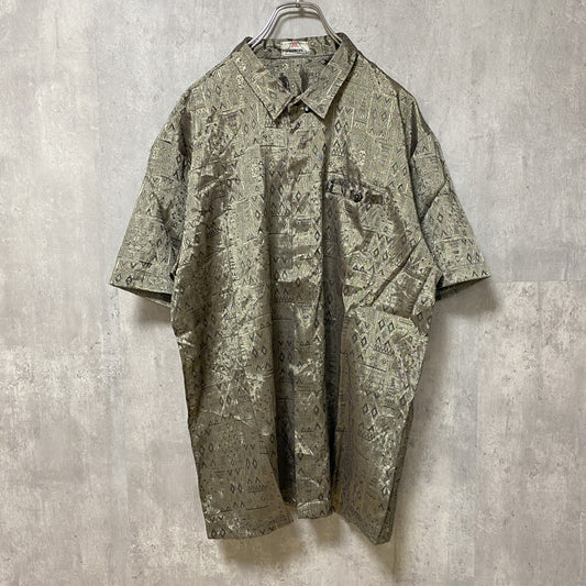 古着 used　雁　EUROPE　半袖総柄シャツ　幾何学模様　ネイティブ柄　光沢感　奇抜　個性的　レトロ