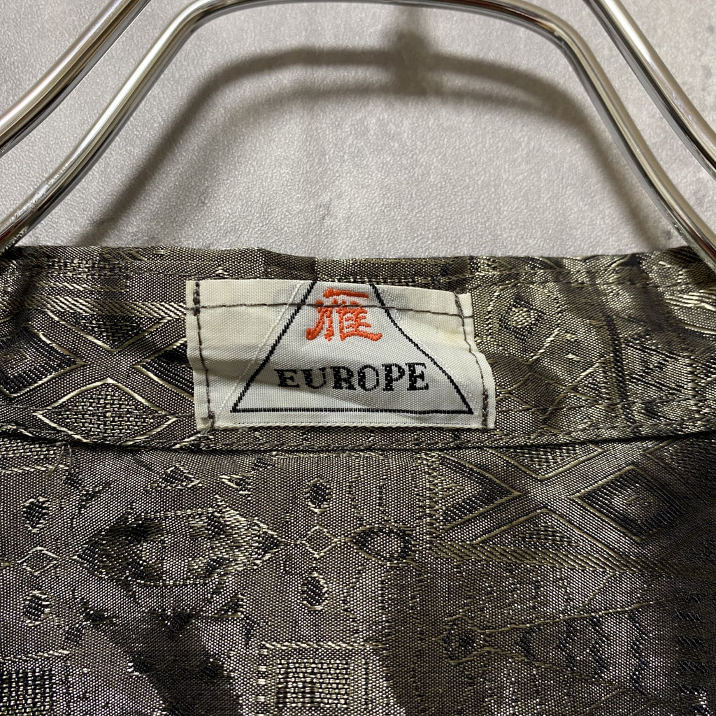 古着 used　雁　EUROPE　半袖総柄シャツ　幾何学模様　ネイティブ柄　光沢感　奇抜　個性的　レトロ