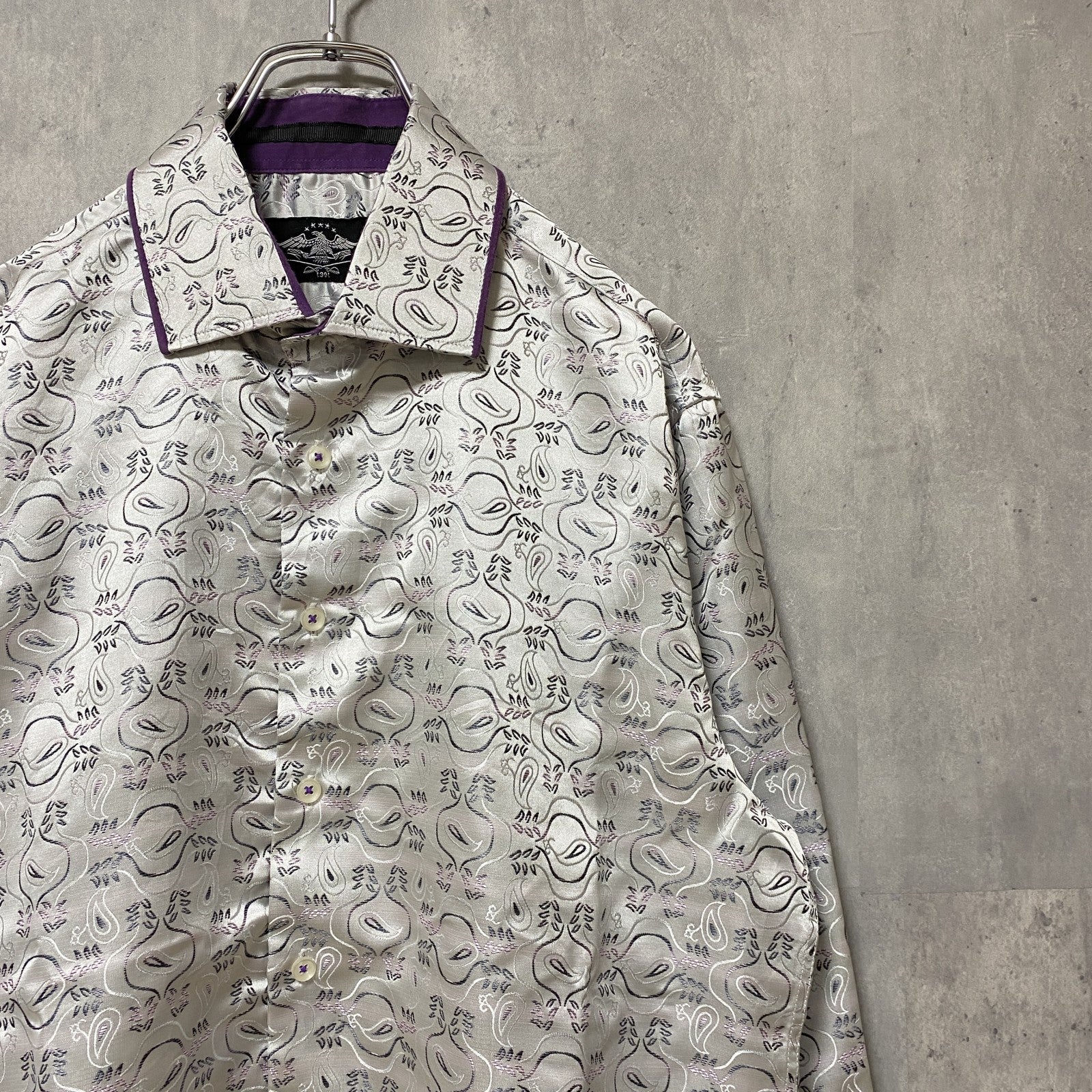 古着 used　長袖総柄ドレスシャツ　銀　シルバー　紫　パープル　光沢感　奇抜　個性的　レトロデザイン　Lサイズ