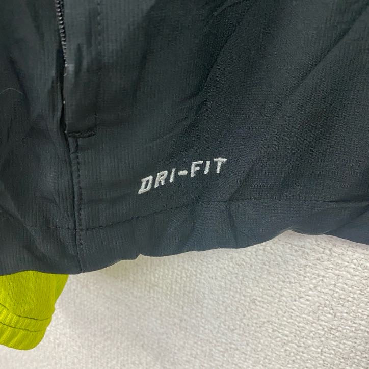 NIKE　ナイキ　長袖ハーフジップジャケット　黒　ブラック　Mサイズ