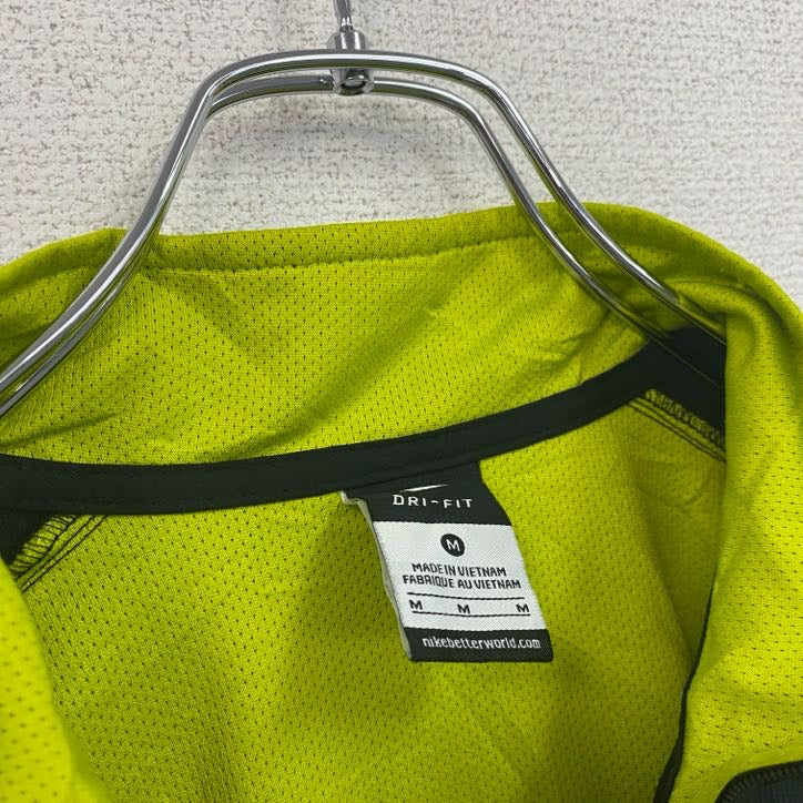 NIKE　ナイキ　長袖ハーフジップジャケット　黒　ブラック　Mサイズ