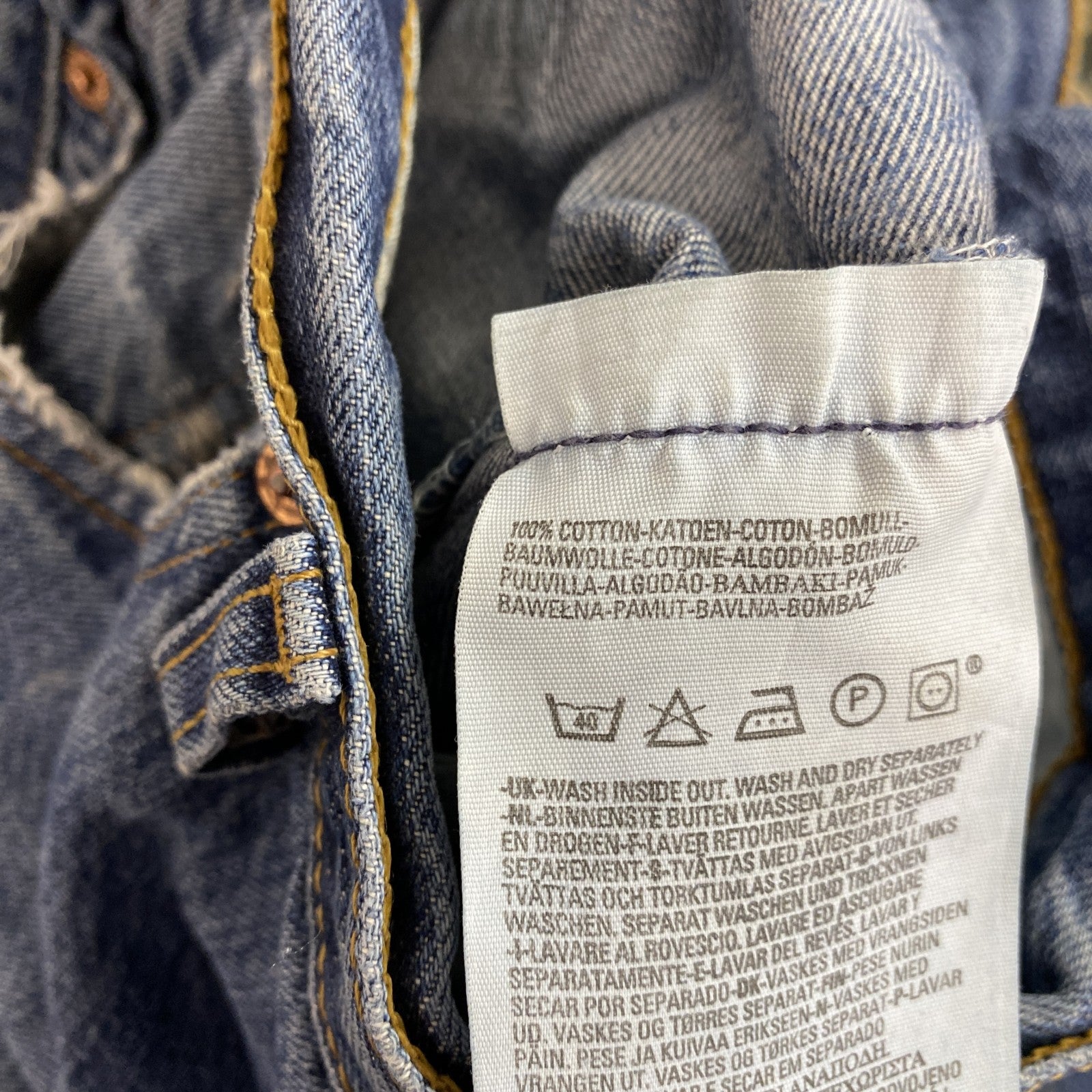 Levi’ｓ　リーバイス　501　デニムパンツ/ジーンズ　ボタンフライ　インディゴ