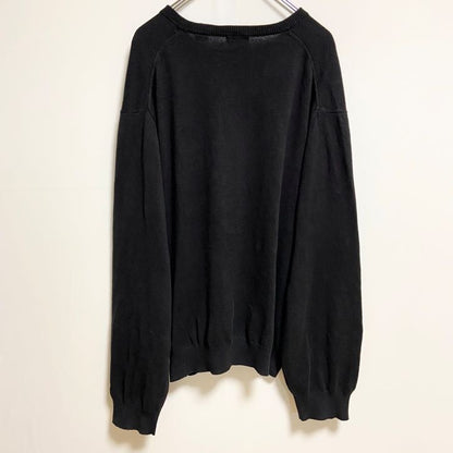古着 used　IZOD アイゾッド　長袖Vネック薄手ニット　セーター　ワンポイント刺繍　黒　ビッグシルエット　2XLサイズ