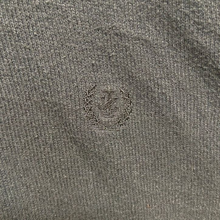 古着 used　IZOD アイゾッド　長袖Vネック薄手ニット　セーター　ワンポイント刺繍　黒　ビッグシルエット　2XLサイズ