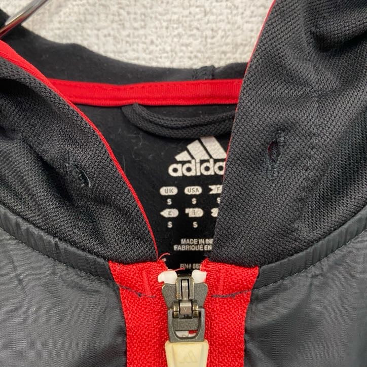 adidas　アディダス　ナイロンジャケット　フルジップ　黒　ブラック　Sサイズ