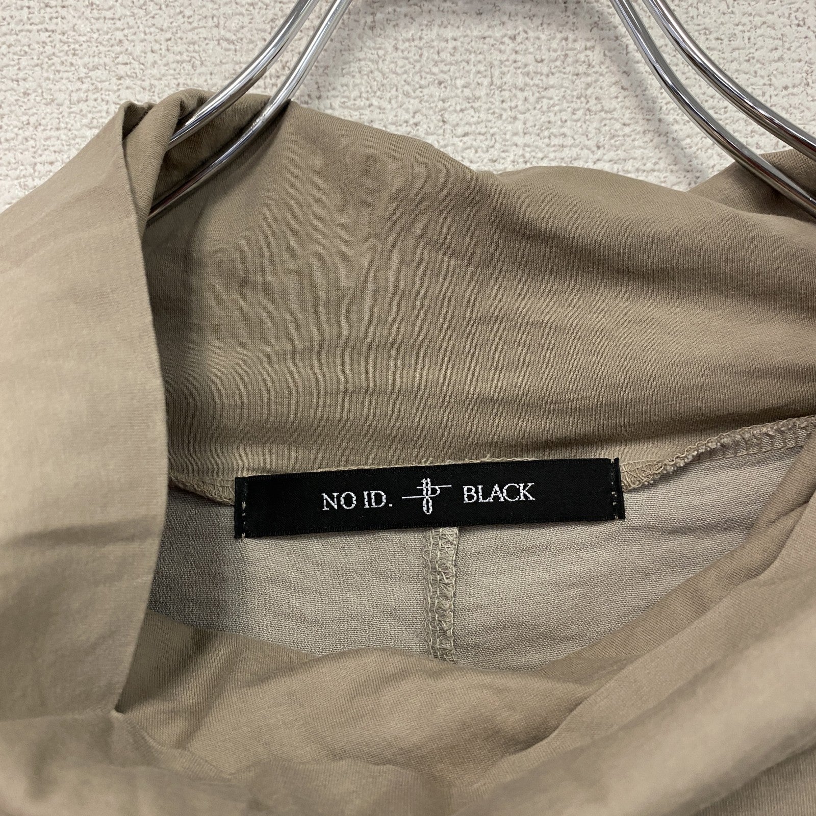 NO ID. BLACK　ノーアイディブラック　アシンメトリーレイヤードオフタートルロンT　長袖Tシャツ　ベージュ　ワンサイズ