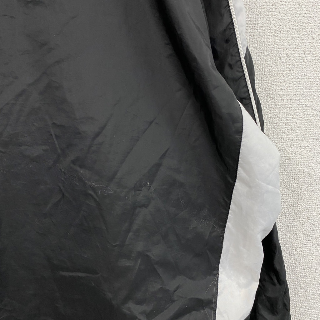 NIKE　ナイキ　プルオーバージャケット　ピステ　スウッシュ　デカロゴ　中綿入り　黒　ブラック　XLサイズ　