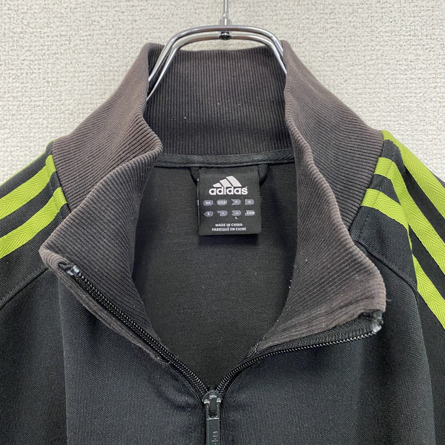 adidas　アディダス　トラックジャケット/ジャージ　フェード　パフォーマンスロゴ　黒　ブラック　Lサイズ