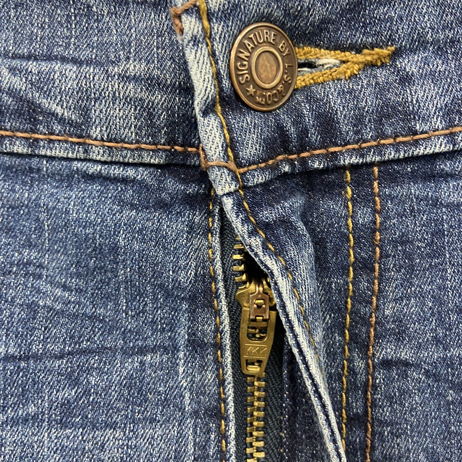 Levi’s　リーバイス　SIGNATURE　デニムパンツ/ジーンズ　ジップフライ　縦落ち　インディゴ　W40サイズ