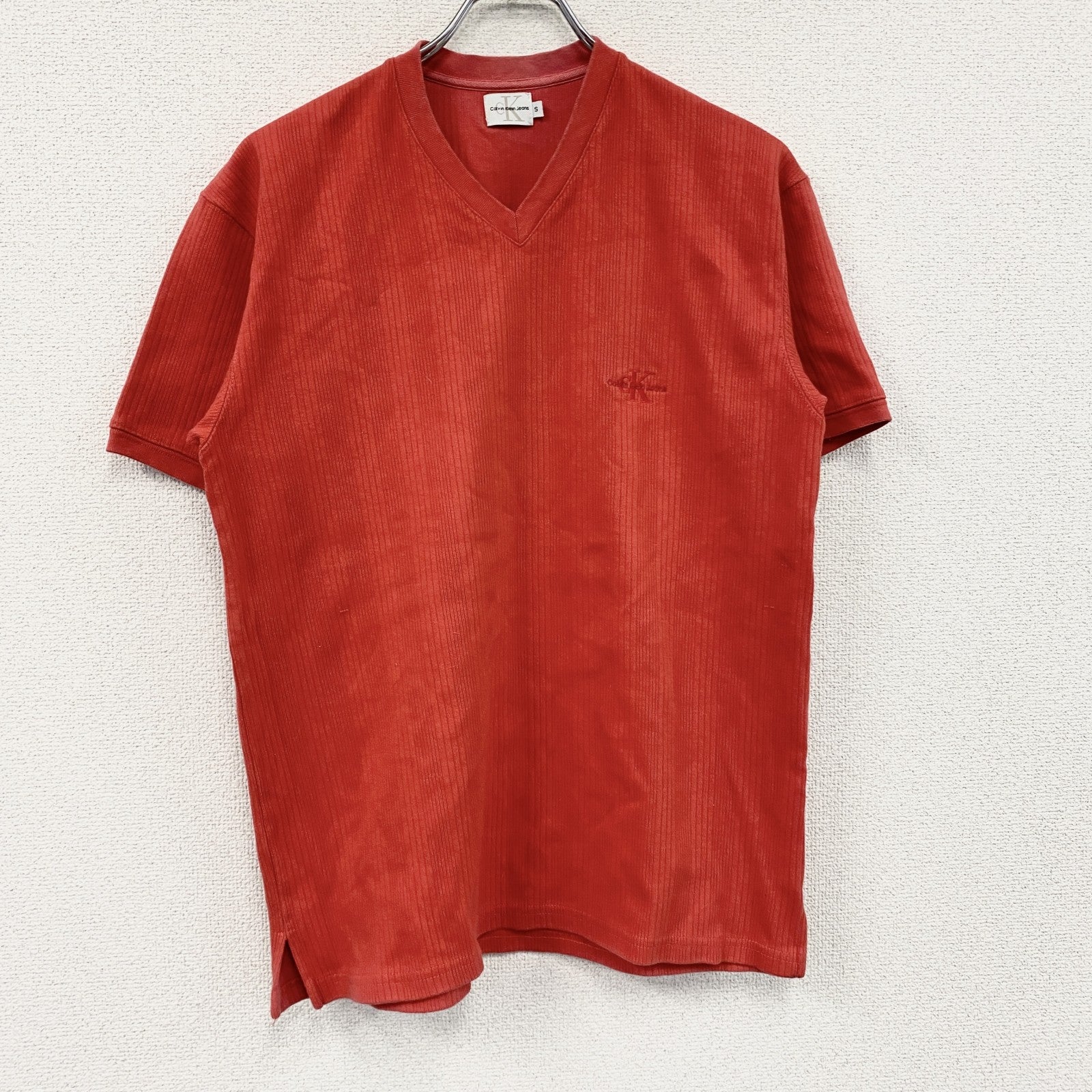 ～00s　Calvin Klein　カルバンクライン　VネックTシャツ　ヴィンテージ　刺繡ロゴ　レッド　Sサイズ