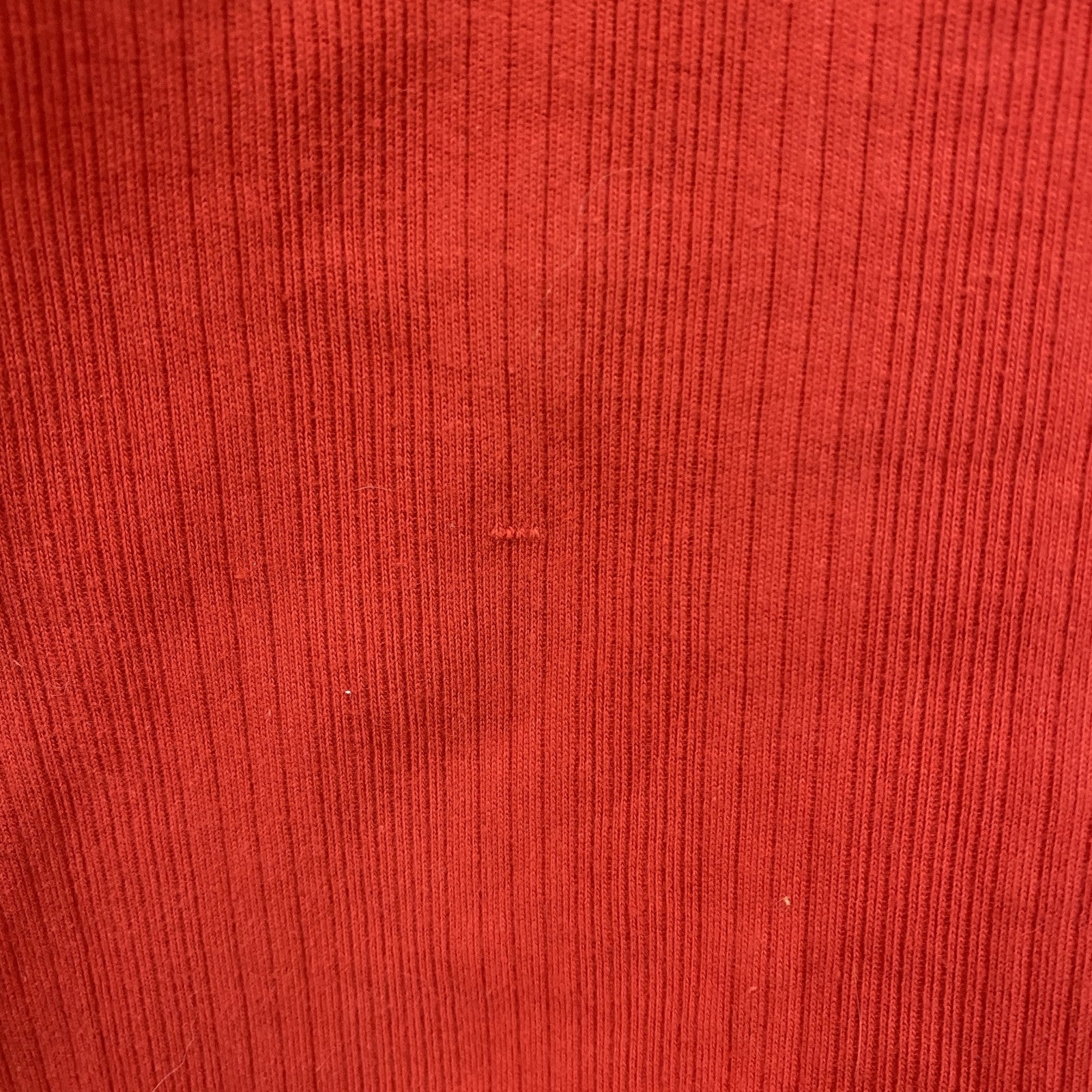 ～00s　Calvin Klein　カルバンクライン　VネックTシャツ　ヴィンテージ　刺繡ロゴ　レッド　Sサイズ