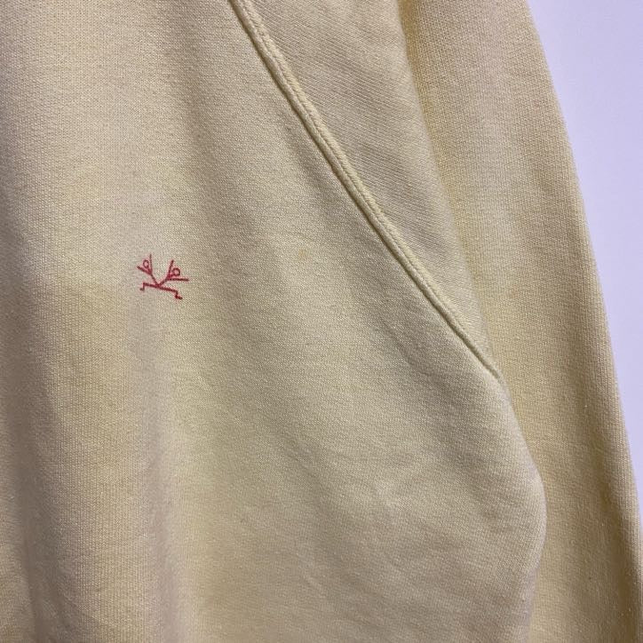 古着 used　90s　長袖ワンポイント刺繍スウェット　トレーナー　黄色　クルーネック　ラグランスリーブ　ヴィンテージ　Sサイズ