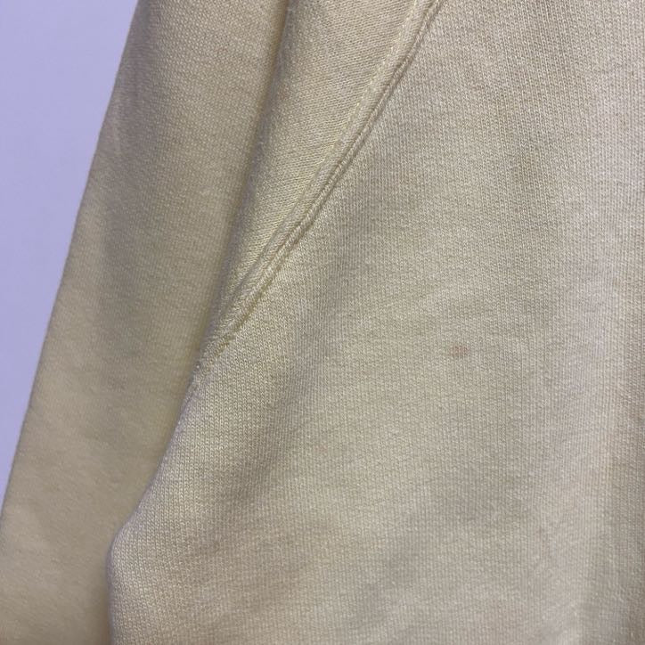 古着 used　90s　長袖ワンポイント刺繍スウェット　トレーナー　黄色　クルーネック　ラグランスリーブ　ヴィンテージ　Sサイズ