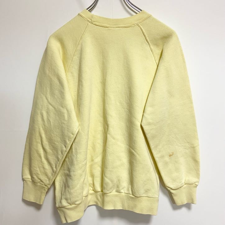 古着 used　90s　長袖ワンポイント刺繍スウェット　トレーナー　黄色　クルーネック　ラグランスリーブ　ヴィンテージ　Sサイズ