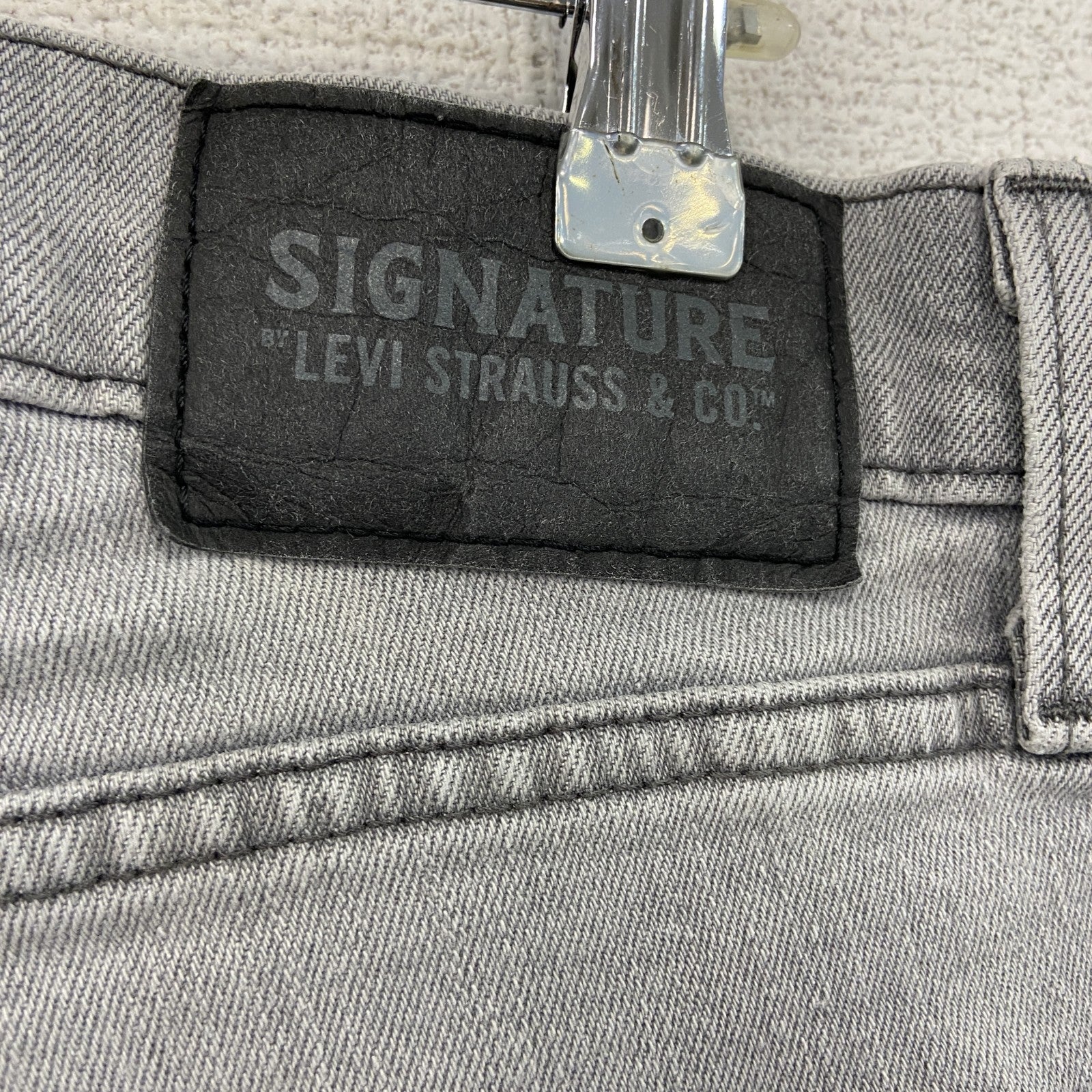 Levi’s　リーバイス　SIGNATURE　デニムパンツ/ジーンズ　ジップフライ　縦落ち　灰色　グレー　W29サイズ