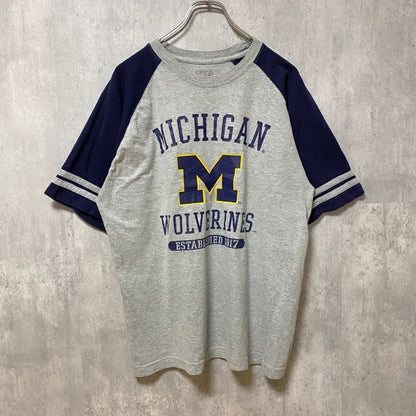 古着 used　MICHIGAN　WOLVERINES　ミシガン大学　半袖カレッジプリントTシャツ　ラグラン袖　スポーツ　グレー