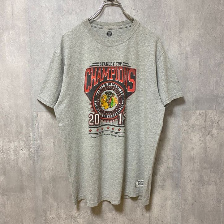 古着 used　NHL シカゴブラックホークス　アイスホッケー　半袖オフィシャルプリントTシャツ　スポーツ　グレー　Lサイズ