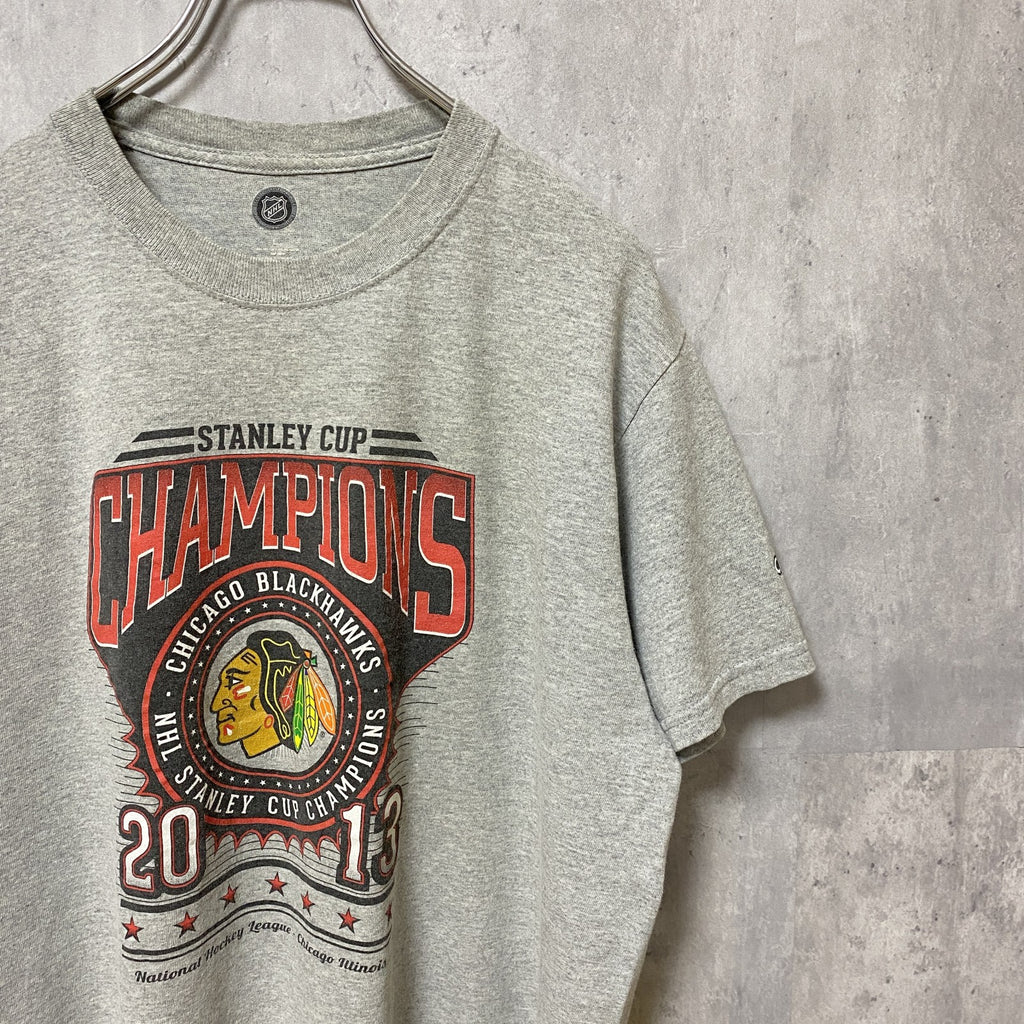 古着 used　NHL シカゴブラックホークス　アイスホッケー　半袖オフィシャルプリントTシャツ　スポーツ　グレー　Lサイズ