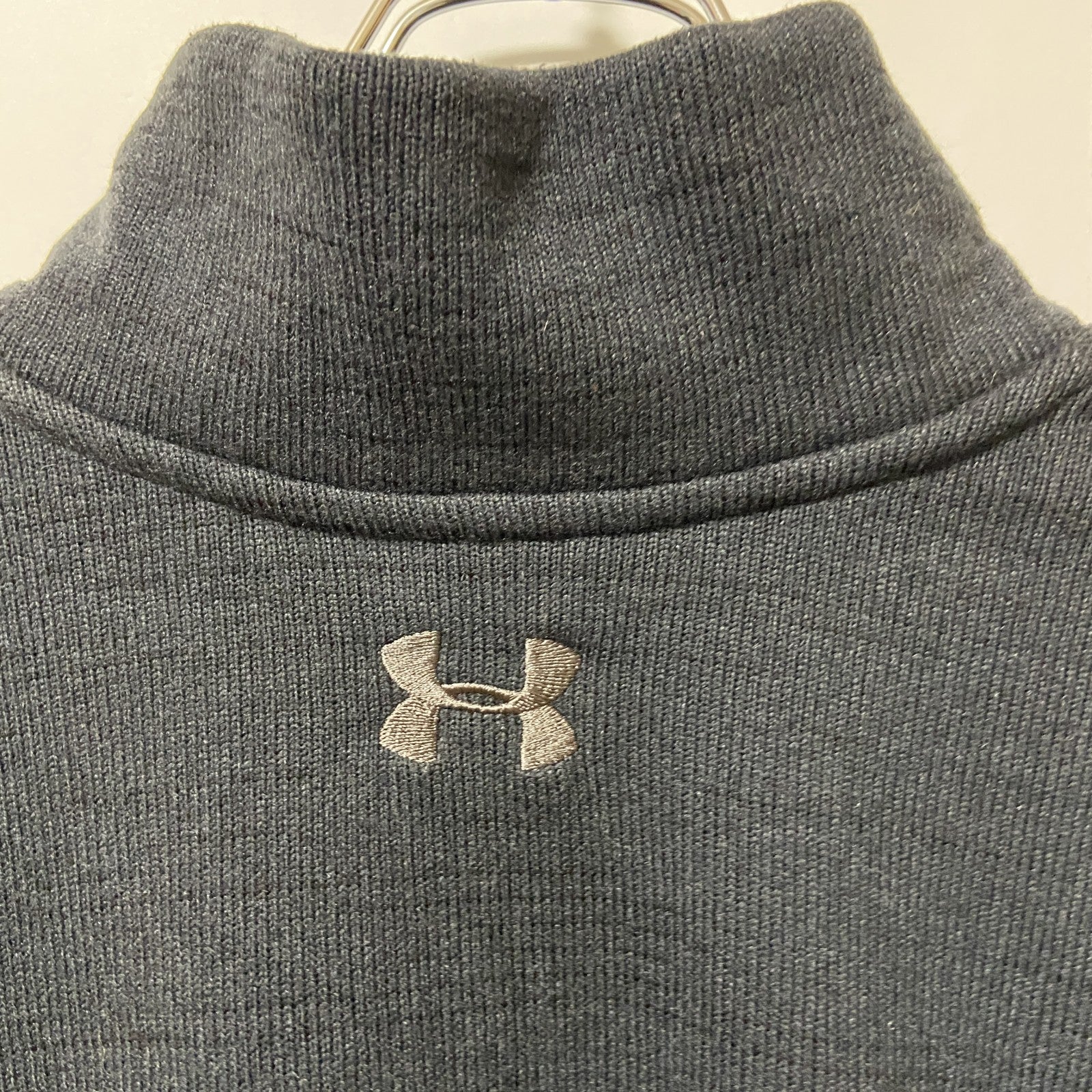 古着 used　UNDER ARMOU アンダーアーマー　ハーフボタンフリースジャケット　黒　ワンポイントロゴ刺繡　XXLサイズ