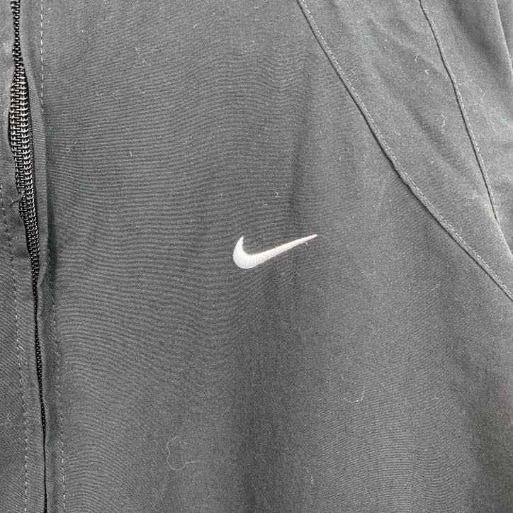 NIKE　ナイキ　トラックジャケット/ジャージ　黒　ブラック　Mサイズ