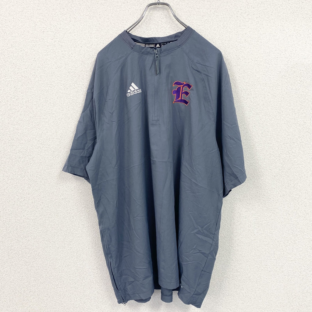 adidas　アディダス　ハーフジップ半袖プルオーバー　ワンポイント　刺繍ロゴ　灰色　グレー　XLサイズ