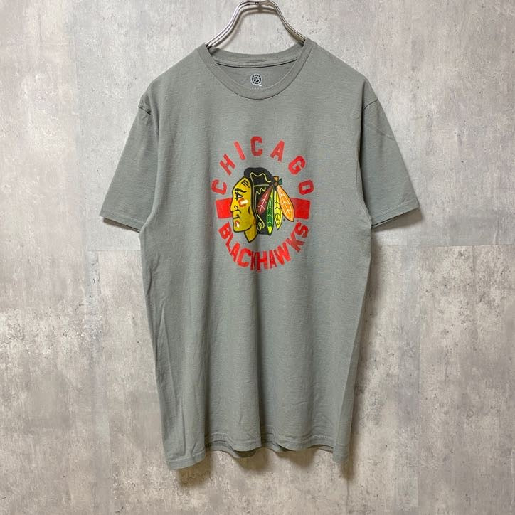 古着 used　NFL　シカゴブラックホークス　アメフト　半袖オフィシャルプリントTシャツ　グレー　スポーツ　Mサイズ